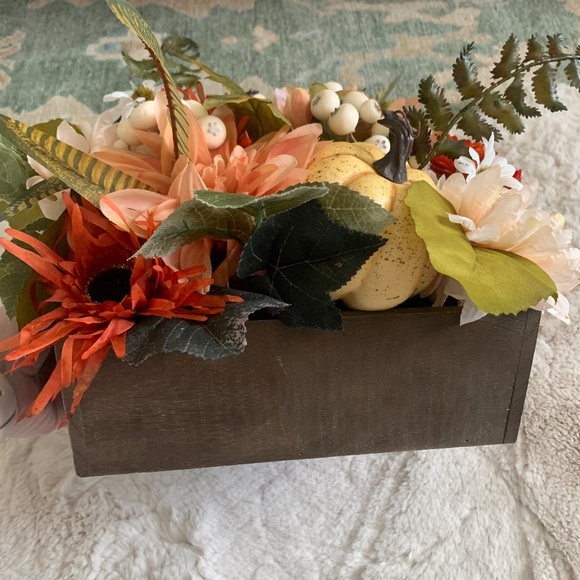 Thanksgiving Fall Floral Centerpiece - Picture 5 of 7